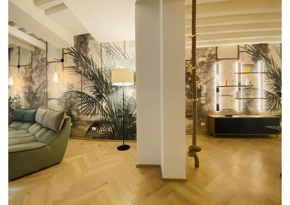 شقة Sweet Time Venice, Luxury San Marco Frezzaria Apt!