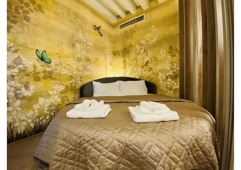 شقة Sweet Time Venice, Luxury San Marco Frezzaria Apt!