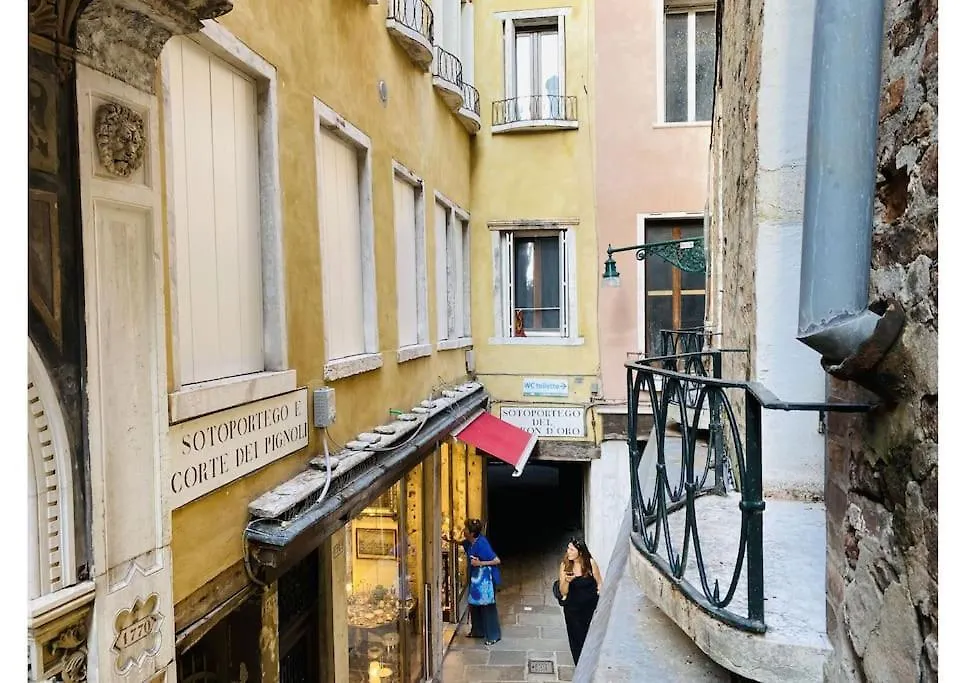 Sweet Time Venice, Luxury San Marco Frezzaria Apt! شقة