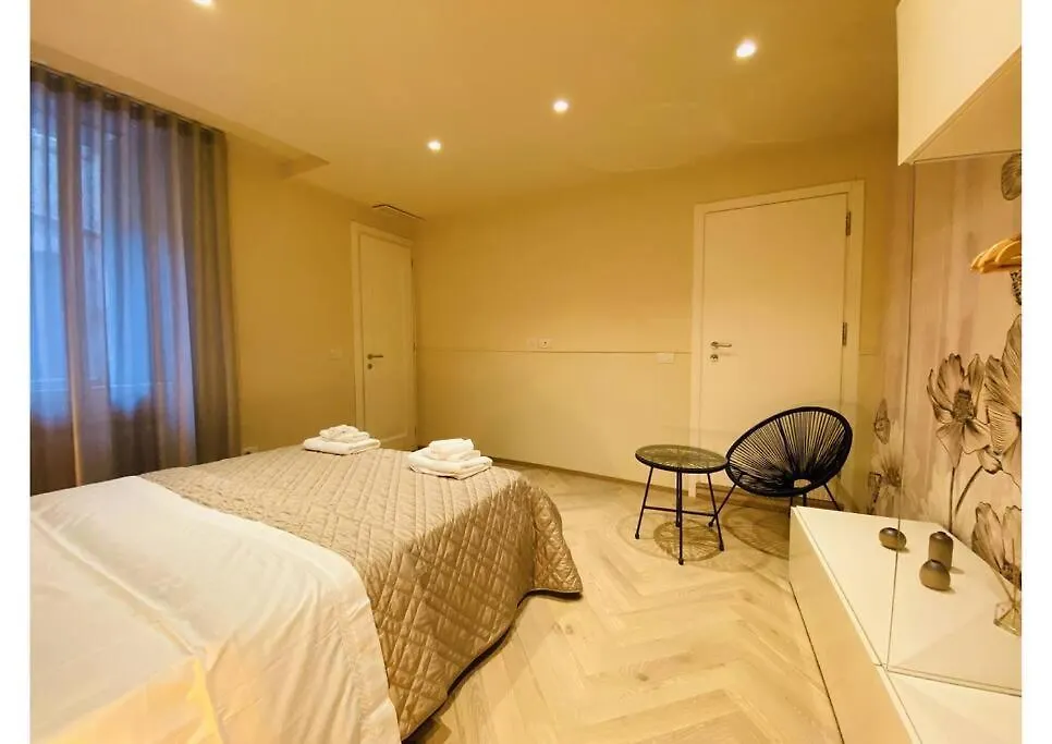 Sweet Time Venice, Luxury San Marco Frezzaria Apt! شقة
